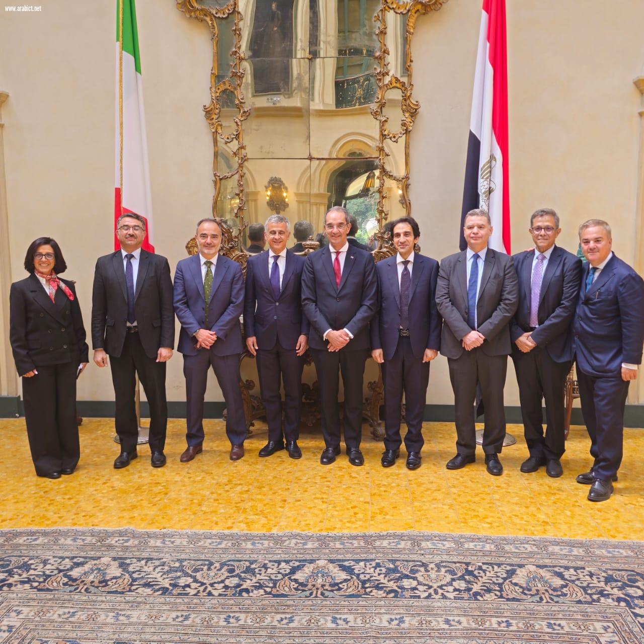 وزير الاتصالات وتكنولوجيا المعلومات يبحث فى روما مع مسئولى كبرى شركات التكنولوجيا العالمية فرص زيادة استثماراتها فى مصر