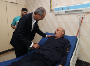 وزير الاتصالات يقطع زيارته للخارج ويتفقد موقع حريق سنترال رمسيس ويزور المصابين بالمسشفيات