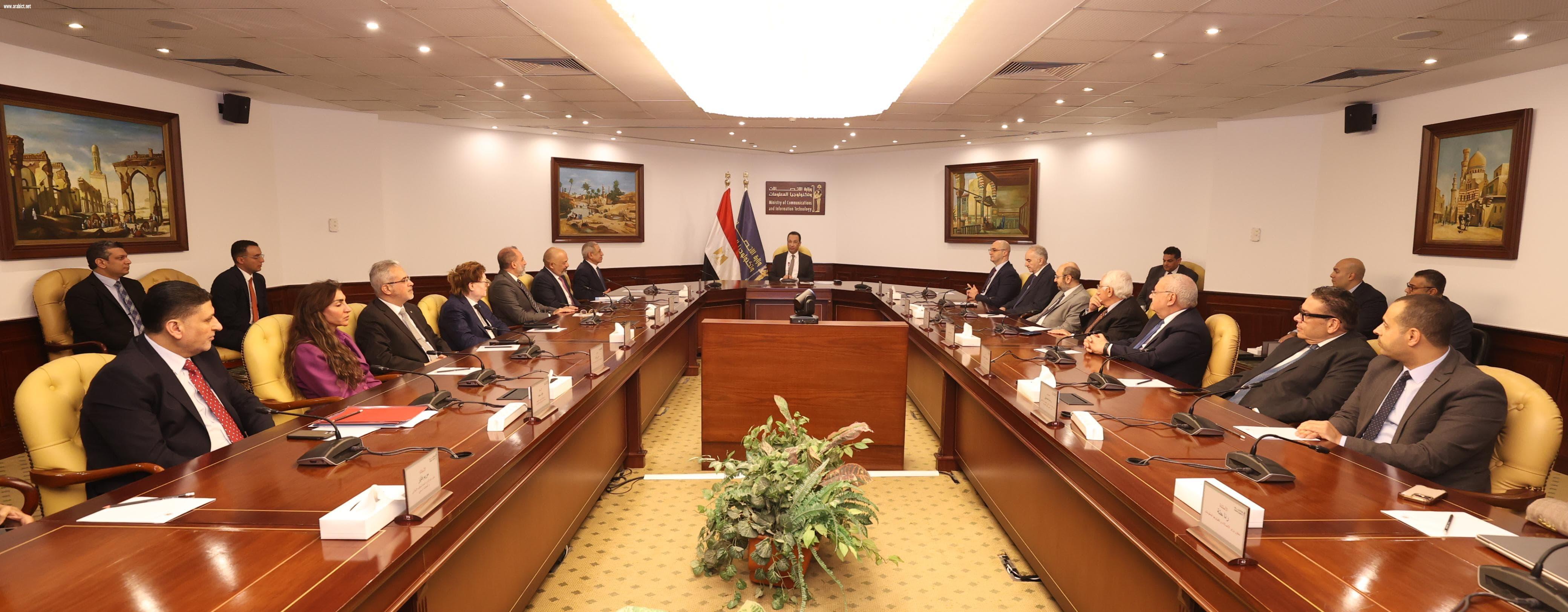 بحضور وزير الاتصالات.. توقيع اتفاقية شراكة بين الأكاديمية العربية للعلوم والتكنولوجيا  وشركة إي آند مصر لإنشاء مختبرات متطورة للاتصالات السلكية واللاسلكية 